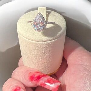 Sterling 925 🌸AAA CZ Teardrop Ring With CZ Halo size 6.5 NIB